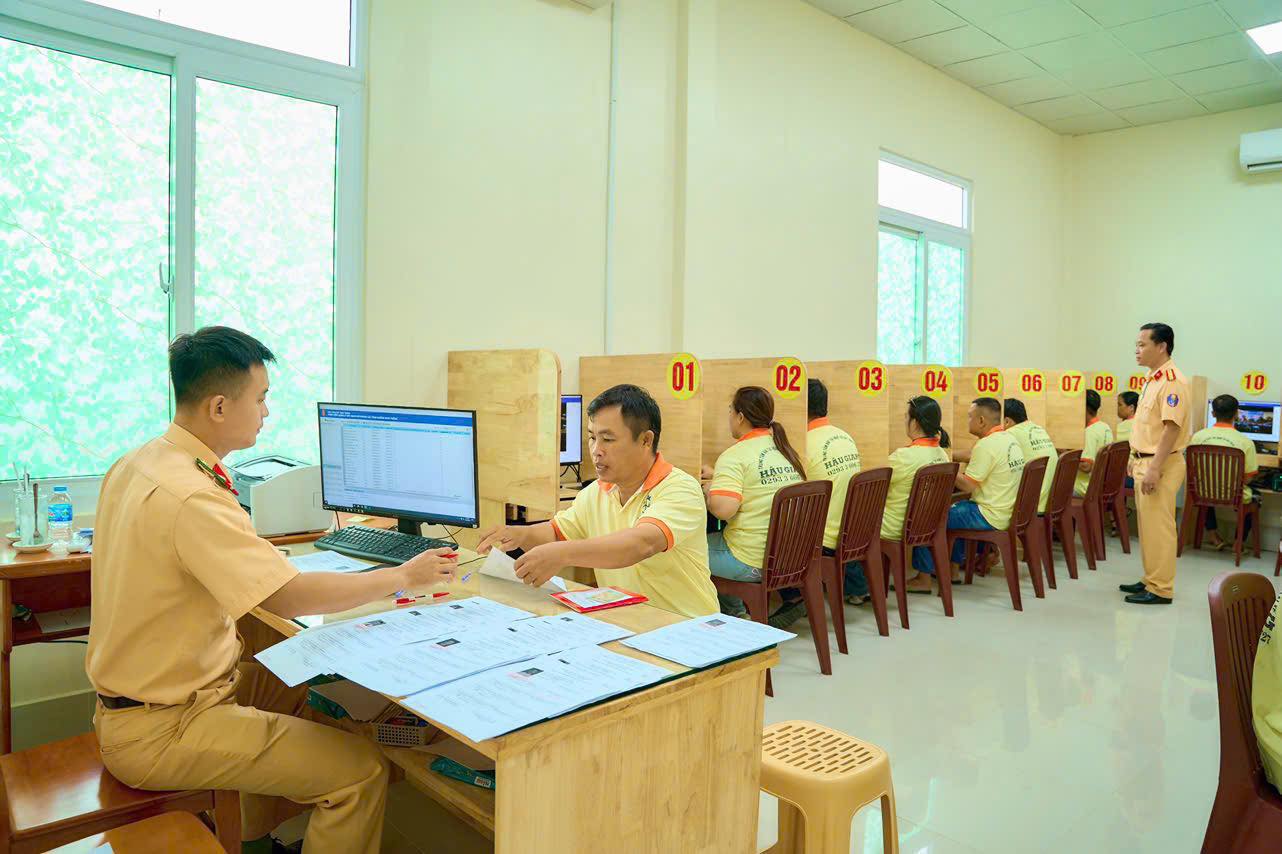 //truonglaihaugiang.com/files/images/19.jpg?v=1.0