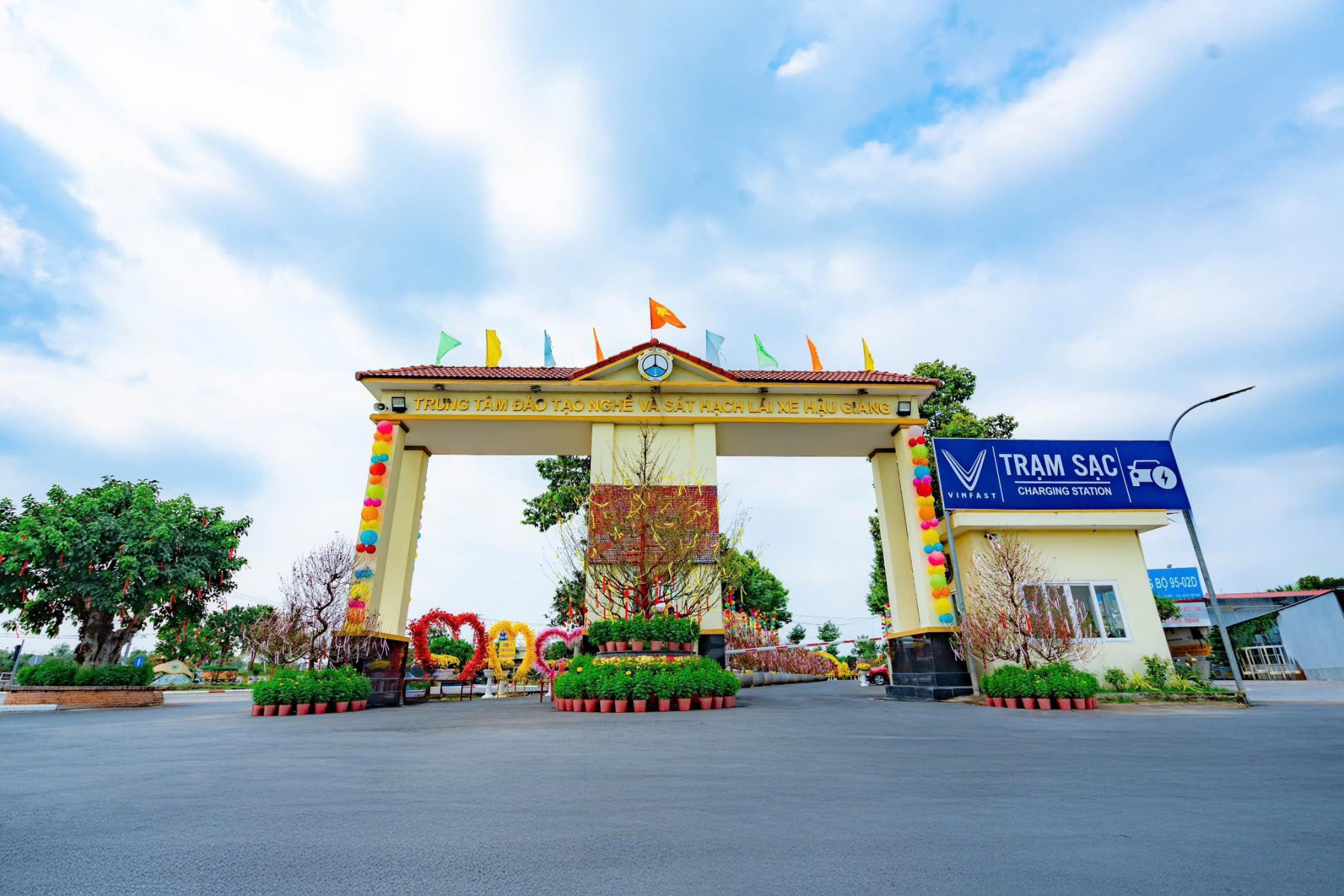 //truonglaihaugiang.com/files/images/32.jpg?v=1.0