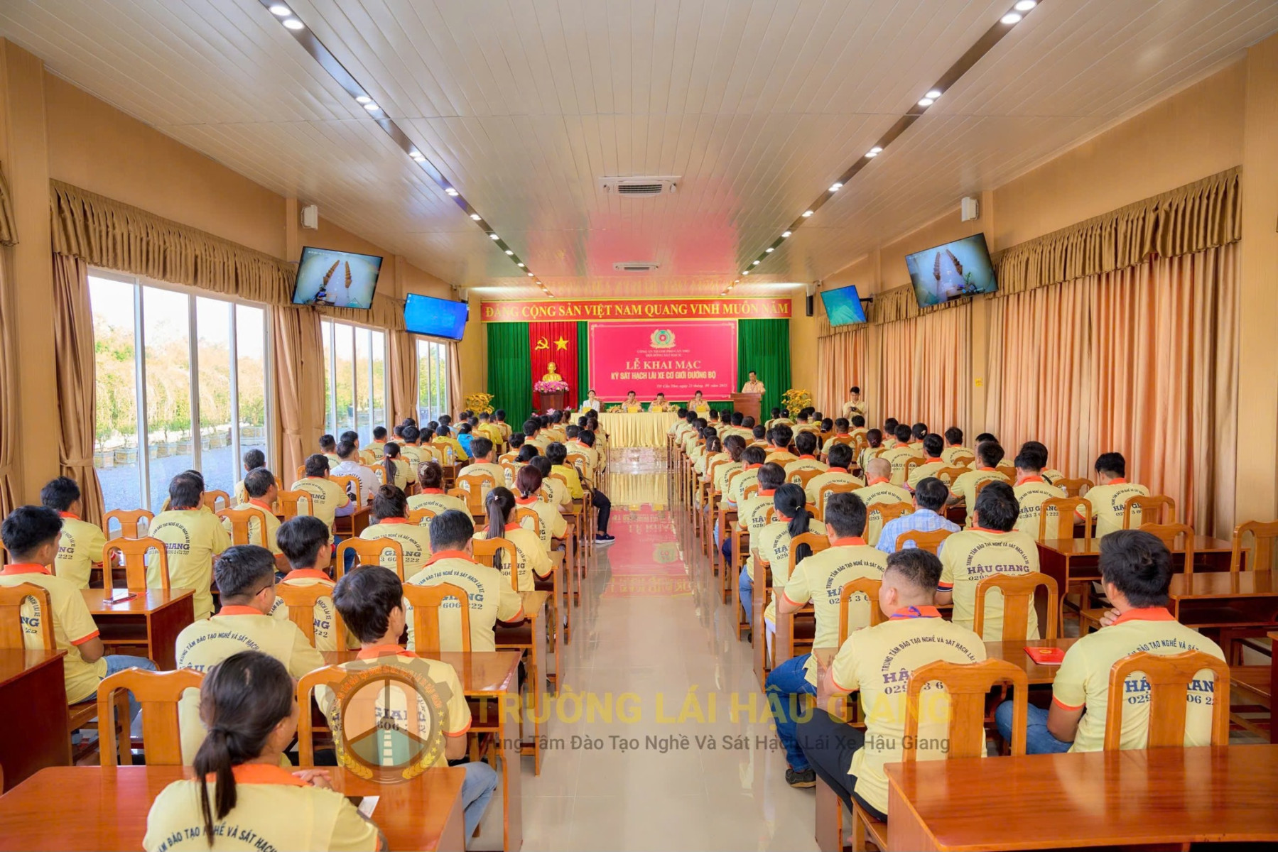 //truonglaihaugiang.com/files/images/Sat%20hach_SHV%201.jpg?v=1.0