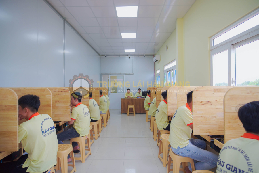 Hạng D1 lên D2